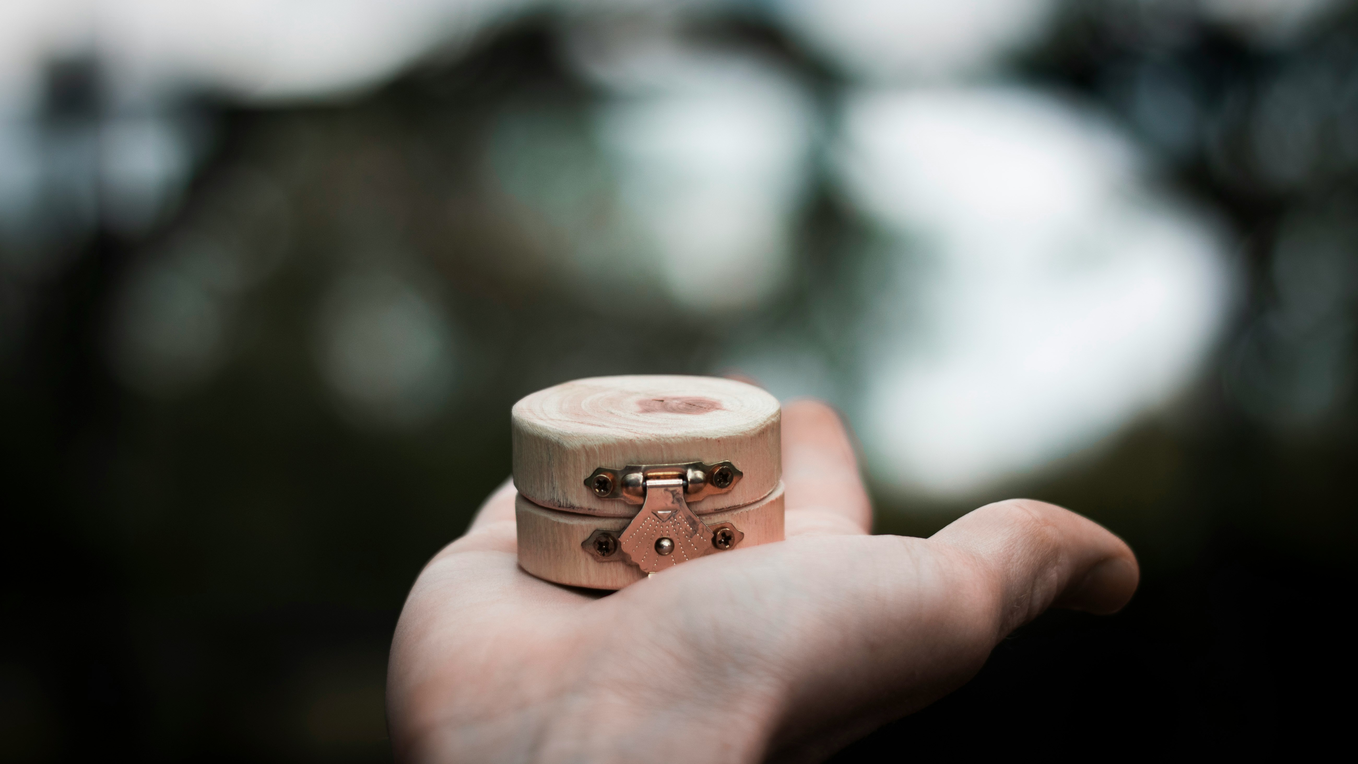 What’s in Your Hand? – The Healthy Mind Coach